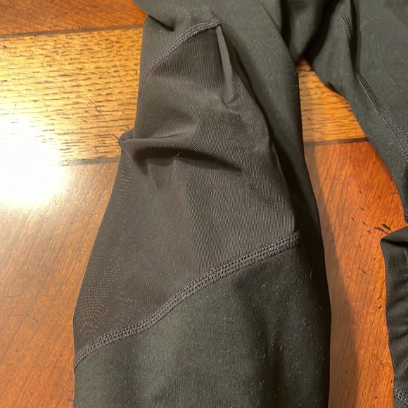 Gap capri workout legging with mesh - Picture 2 of 6